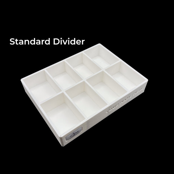The Fly Shop Tray by Pesca Innovations is available with an eight-slot standard divider. 